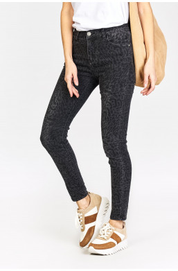 Spodnie Premium w panterkę new collection,spodnie w panterkę,spodnie z wzorem,jeansowe spodnie,ciechanów