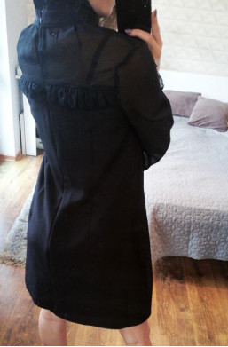 Sukienka  MARELINA w kolorze czarnym ze stójką,czarna sukienka,sukienka na długi rękaw